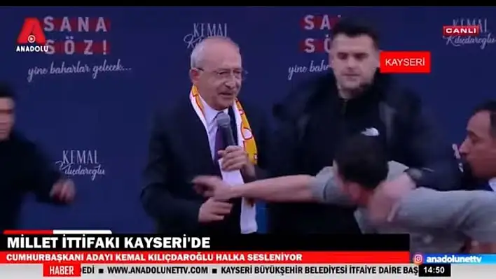 Kılıçdaroğlu konuşurken sahneye daldı