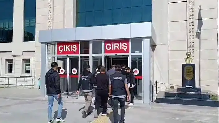 Interpol'ün Aradığı Zanlı Niğde'de Yakalandı
