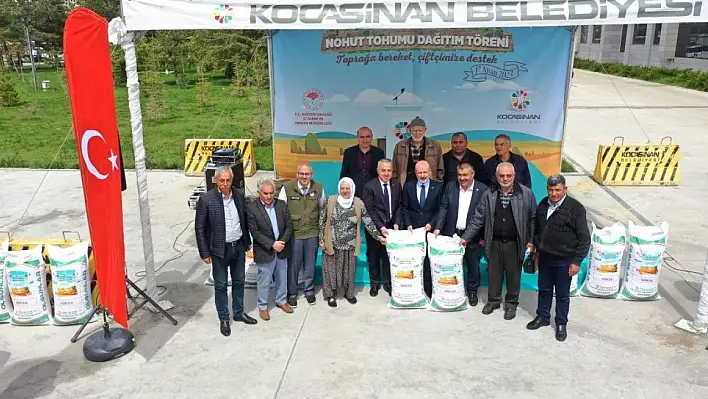 Kocasinan Belediyesi, çiftçiye 15 ton tohum dağıttı