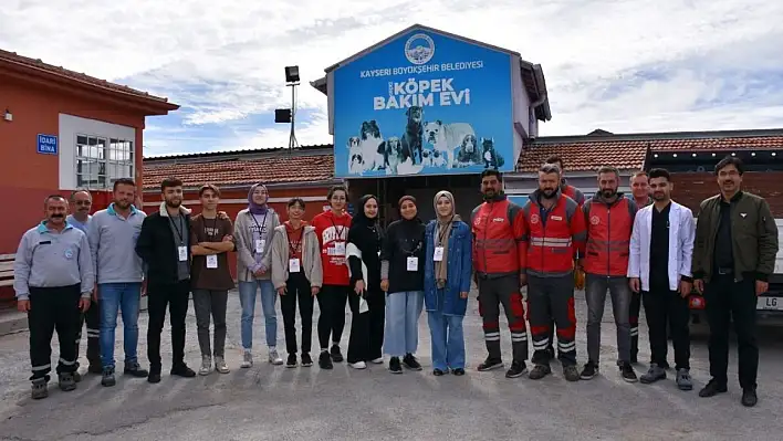 Üniversiteli öğrencilerinden küçük dostlara destek