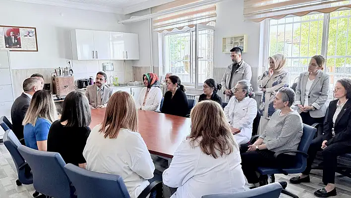 Kocasinan Kaymakamı Ermiş okul ziyaretlerini sürdürüyor! Bu seferki durağı bakın hangi okul oldu?