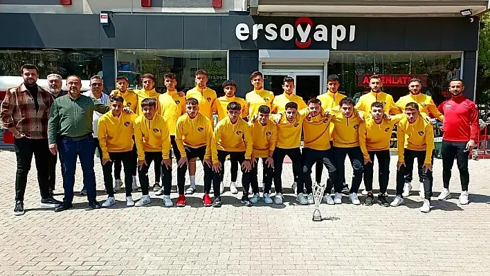 Şimşekspor şampiyona için yola çıktı