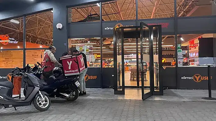 Kayseri'de 4 şubesi bulunan ünlü köfteciden tartışmalı karar: Girişleri yasaklandı!