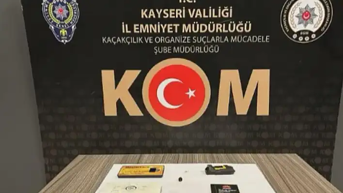 KOM operasyon düzenledi! Kopya çetesi çökertildi