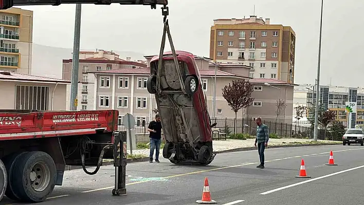 Niğde'de Otomobil Takla Attı - 2 Yaralı