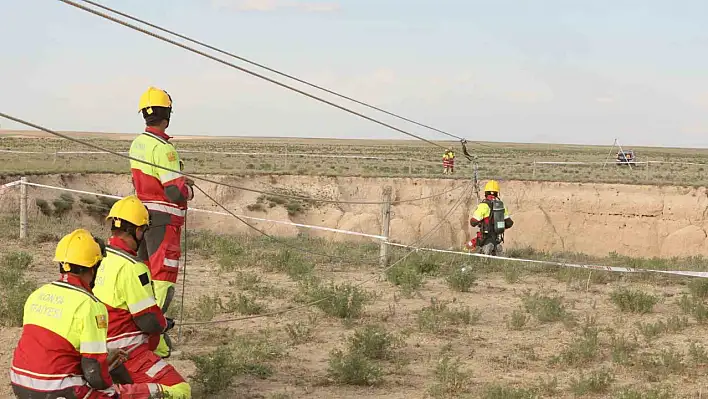 Konya İtfaiyesi'nden 30 metre derinlikte kurtarma operasyonu tatbikatı!