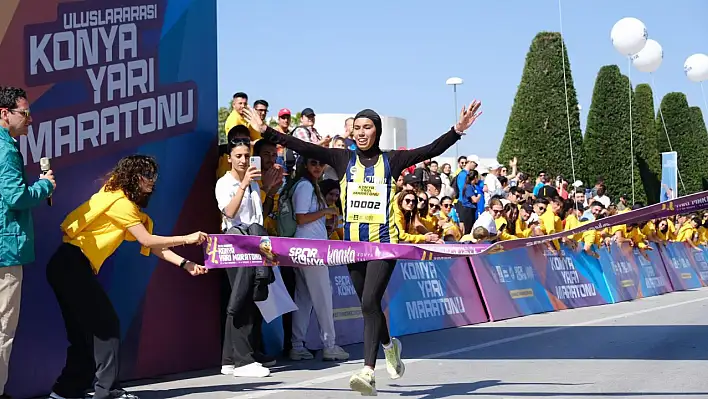 Konya düzenlenen Uluslararası Yarı Maratonu'na Kayseri'den damga vurdu!
