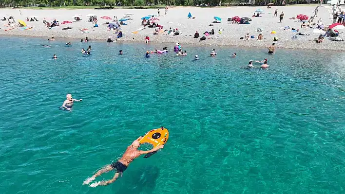İnsansız Robot Cankurtaran tatilcilere anında müdahale ediyor!