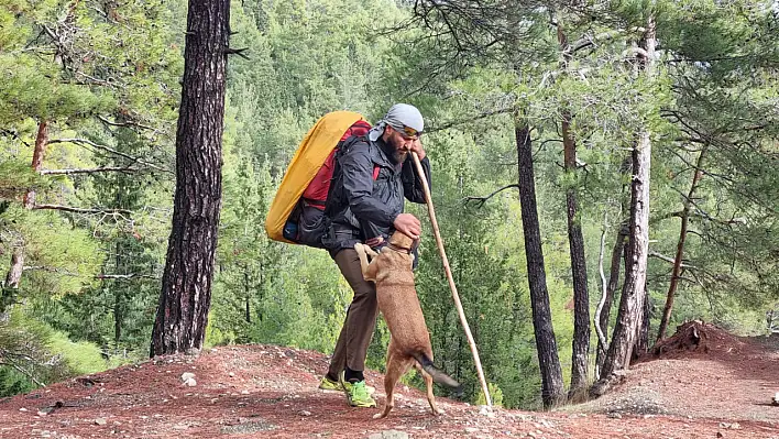 Köpeği Yoldaş ile tüm Türkiye'yi geziyor!