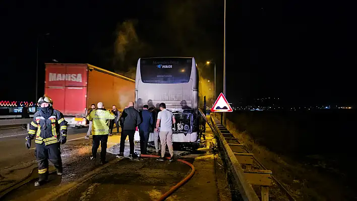 Korkutan yangın! Turistler faciadan döndü