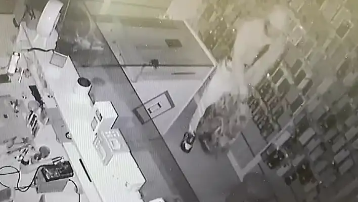 Kovboy şapkalı hırsız Karaman'ı soydu, Konya'da yakalandı