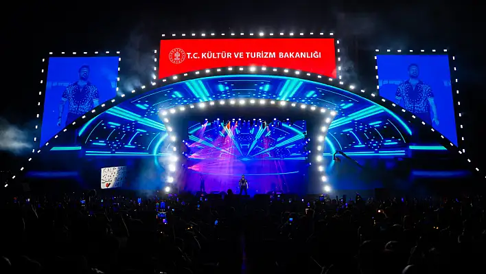 Kültür Yolu Festivali coşkusu Kayseri'de Sinan Akçıl konseri ile tamamlandı!