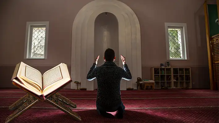 Bayram Hutbesi: Allah'ın Kullarına İhsan ve İkramı... (6 Haziran Cuma)