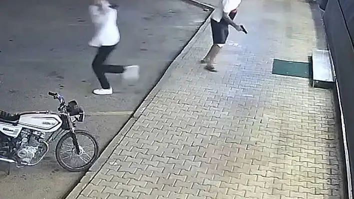 Kurşunlama anları kameraya yansıdı: Nedeni ortaya çıktı!
