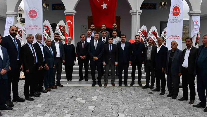 Levent Camii dualarla ibadete açıldı...