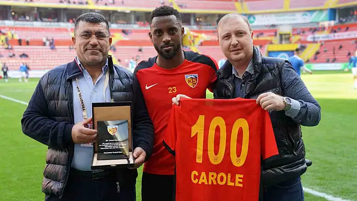 Lionel Carole, '100'ler kulübü'ne girdi