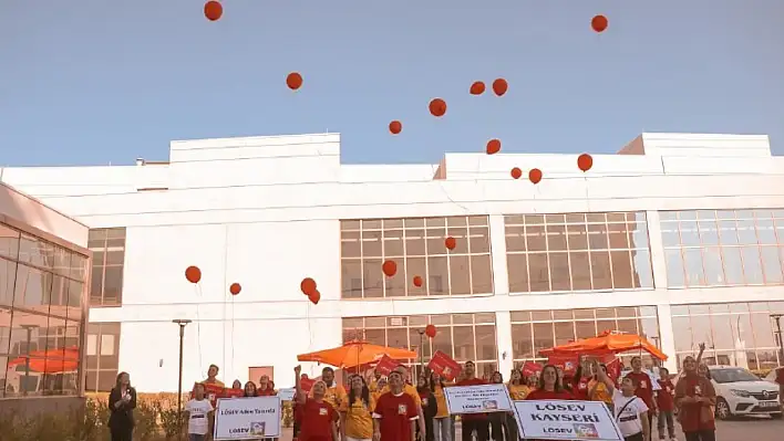 Arkadaşlarından lösemi tedavisi gören Meva'ya sürpriz...