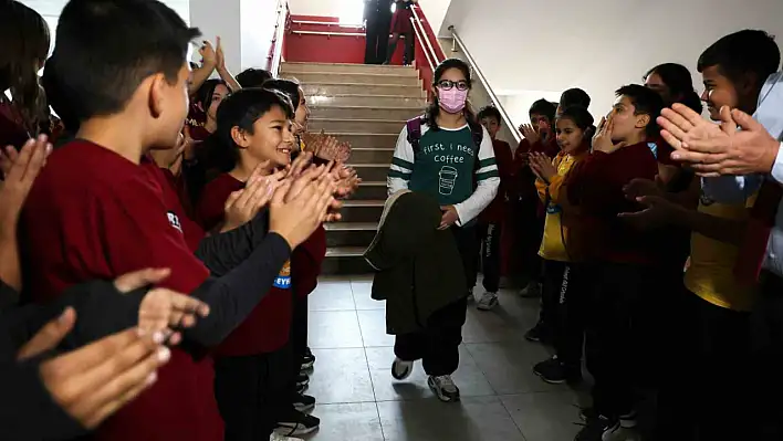 Lösemiyi yenen İkranur'a muhteşem karşılama!