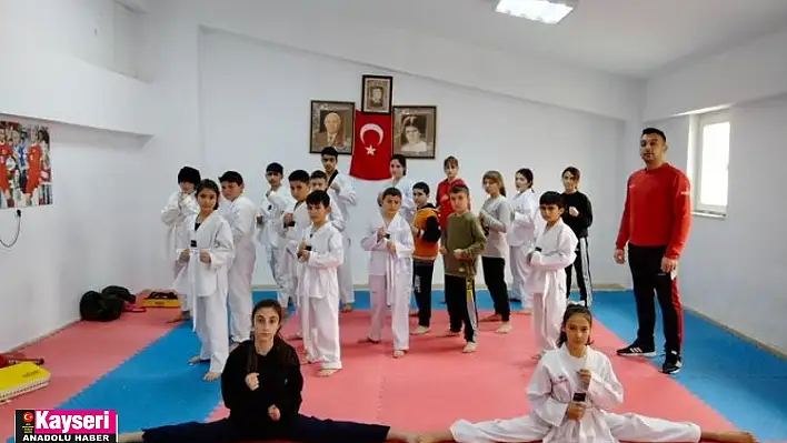 Kulüp binasını spor salonuna çevirdiler