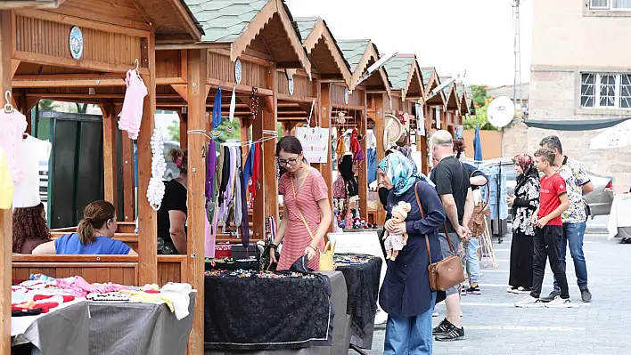 Maharetli Eller bugün de ziyaretçi akınına uğradı