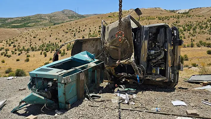 Malatya-Kayseri yolunda askeri araç devrildi - Yaralı askerler var!