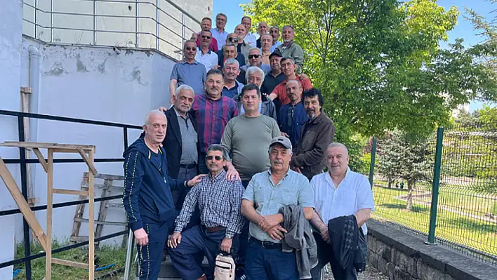 Malazgirt'te başlayan 40 yıllık askerlik dostluğu Kayseri'de buluştu