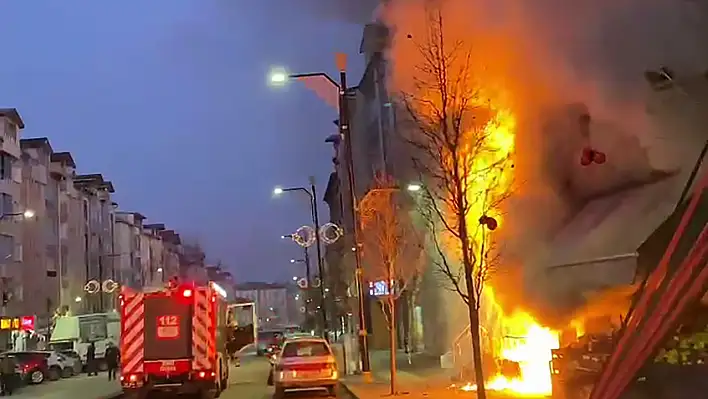 İftar vakti çıkan yangın panik yarattı