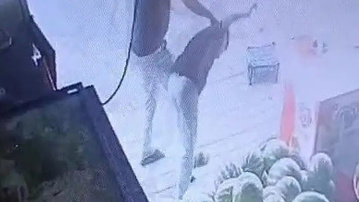 Marulu beğenmedi, çalışanı dövdü, adliyeye sevk edildi