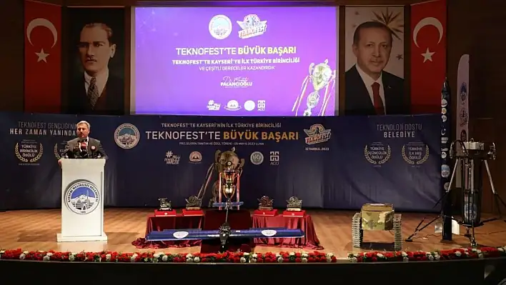 Melikgazi Belediyesi TEKNOFEST gururlarını Hulusi Akar'ın elinden ödüllendirdi