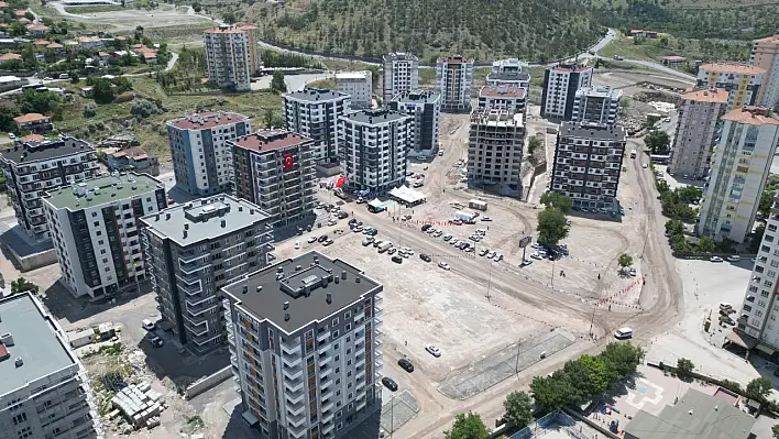 Melikgazi'de 120 aile evlerine kavuştu: Kentsel dönüşümde bir yeni başarı daha!