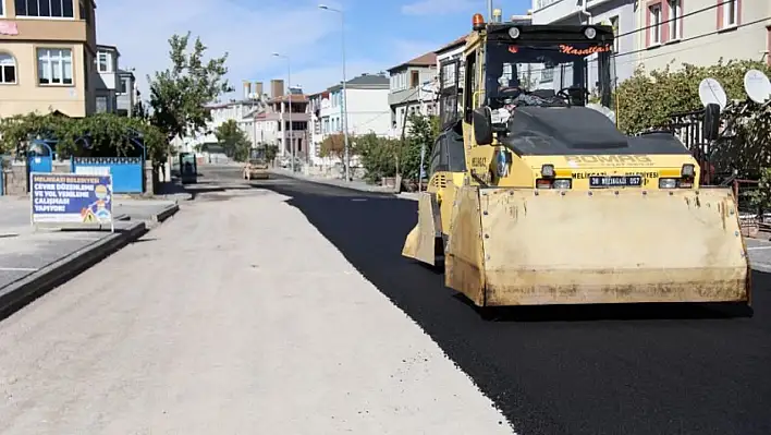 Melikgazi'de asfalt çalışmalarına son sürat devam