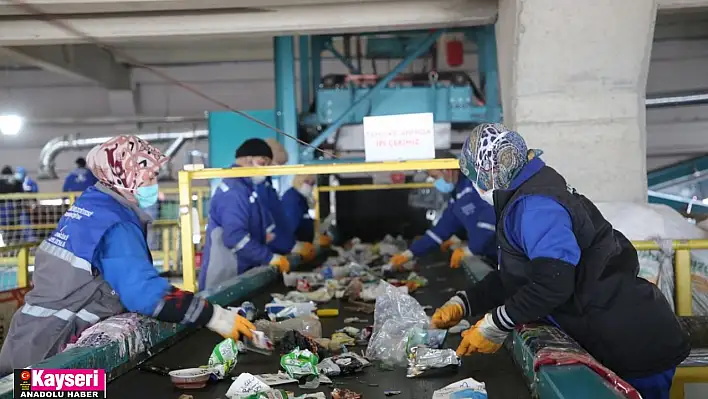 Melikgazi'de geri dönüşüm ile istihdam ve ekonomiye katkı devam ediyor