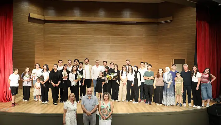 Melikgazi'de tiyatro coşkusu: Yoğun ilgi gördü!
