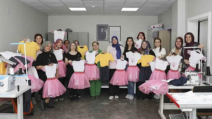 Mersin'de El Emeği Bayramlıklar 23 Nisan'a Hazır...