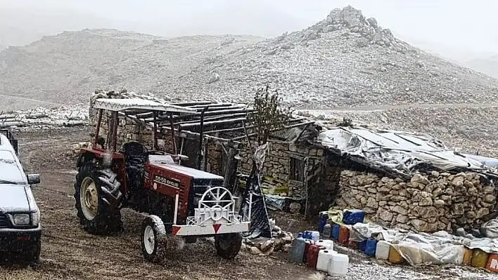Mersin'de yüksek kesimlere kar yağdı!