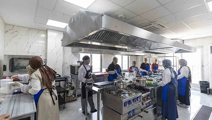 Mersin MERCEK'te Geleceğin Usta Aşçıları Yetişiyor