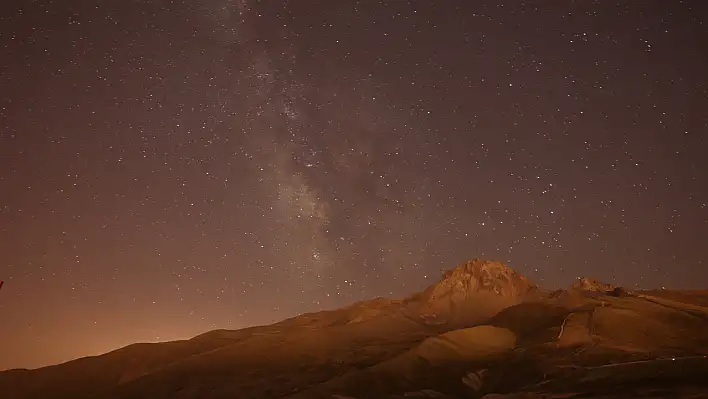 Meteor yağmuru Erciyes'ten izlendi