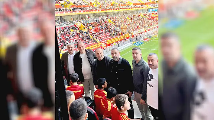 MHP Melikgazi İlçe Teşkilatından çocuklara büyük sürpriz: Kayserispor maçını birlikte izlediler