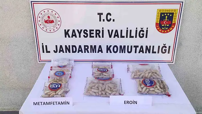 Kayseri'de mide ve bağırsaklarında 3 kilo uyuşturucuyla yakalandılar