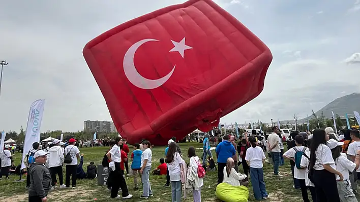 Millet Bahçesi'ndeki etkinlikte dikkat çeken detay!