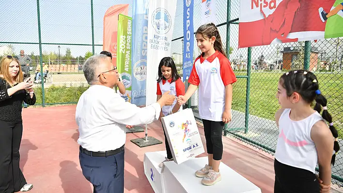 Millet Bahçesi Tenis Turnuvası Kazananları