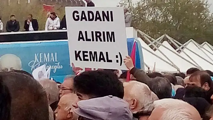 Millet Buluşması'nda dikkat çeken pankart