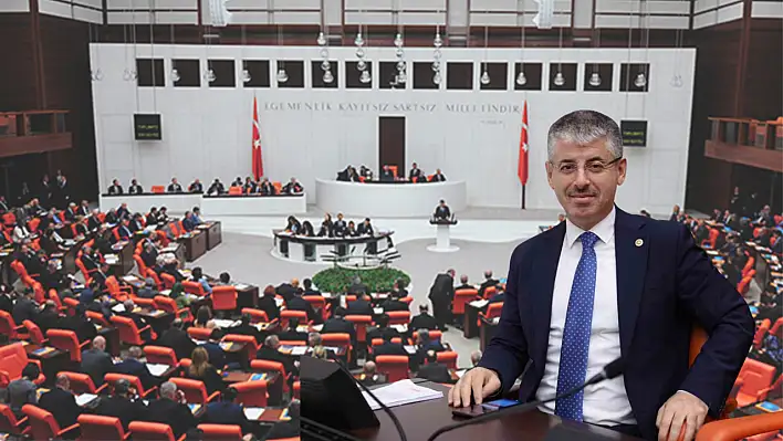 Milletvekili Çopuroğlu'ndan Meclis'te pankart tepkisi!