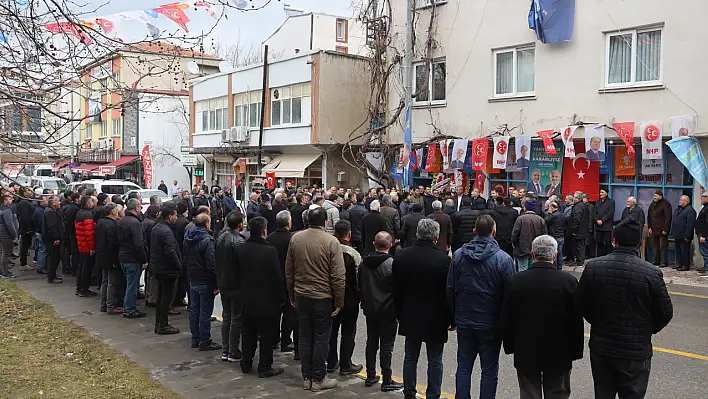 Miting havasında seçim bürosu açıldı!