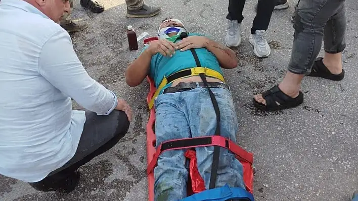 Adana'da motosiklet faciası ucuz atlatıldı! 2 kişi yaralandı