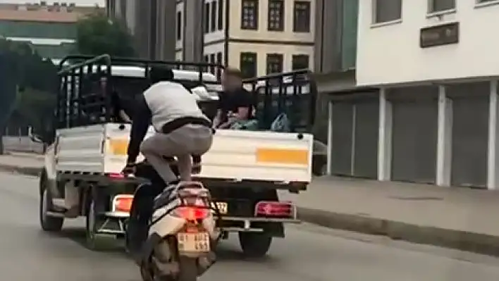 Trafik kurallarını hiçe saydı: Motosikleti aykırı şekillerde sürdü