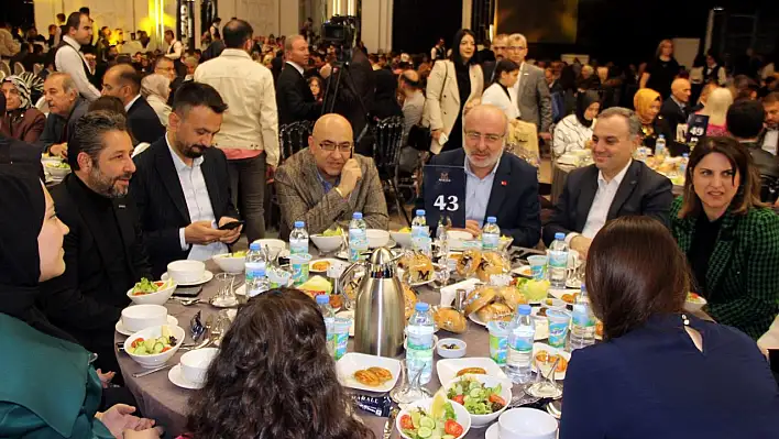 MÜSİAD'dan depremzedeler için iftar