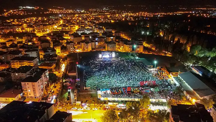 Müthiş festival! Önce Mustafa Yıldızdoğan, sonra Zara... Bakın bugün kim sahnede?