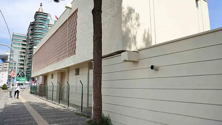 Müzede çöpe atılan biletleri yeniden satanlara hapis!