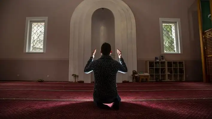 Namaz tesbihatlarının anlamlarını biliyor musunuz?